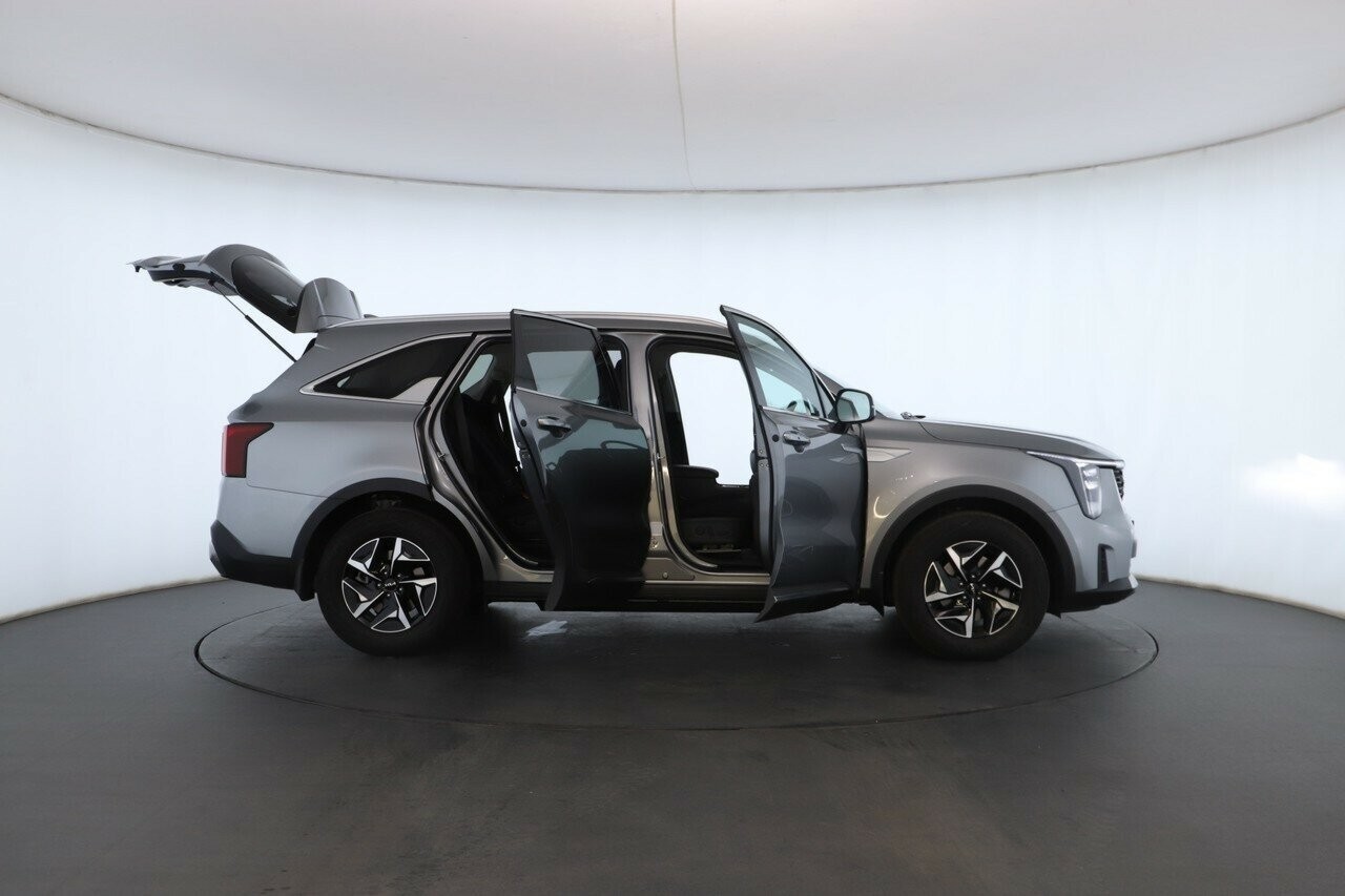 Kia Sorento image 2