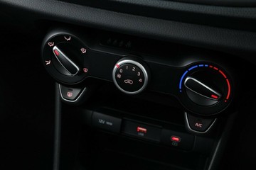 https://vehicle-cdn.autoleague.cloud/30354_31521819_18.jpg