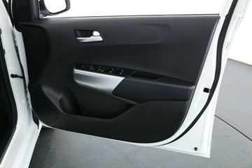 https://vehicle-cdn.autoleague.cloud/30354_31531300_18.jpg
