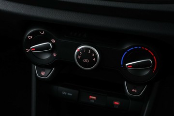 https://vehicle-cdn.autoleague.cloud/30354_31532207_27.jpg