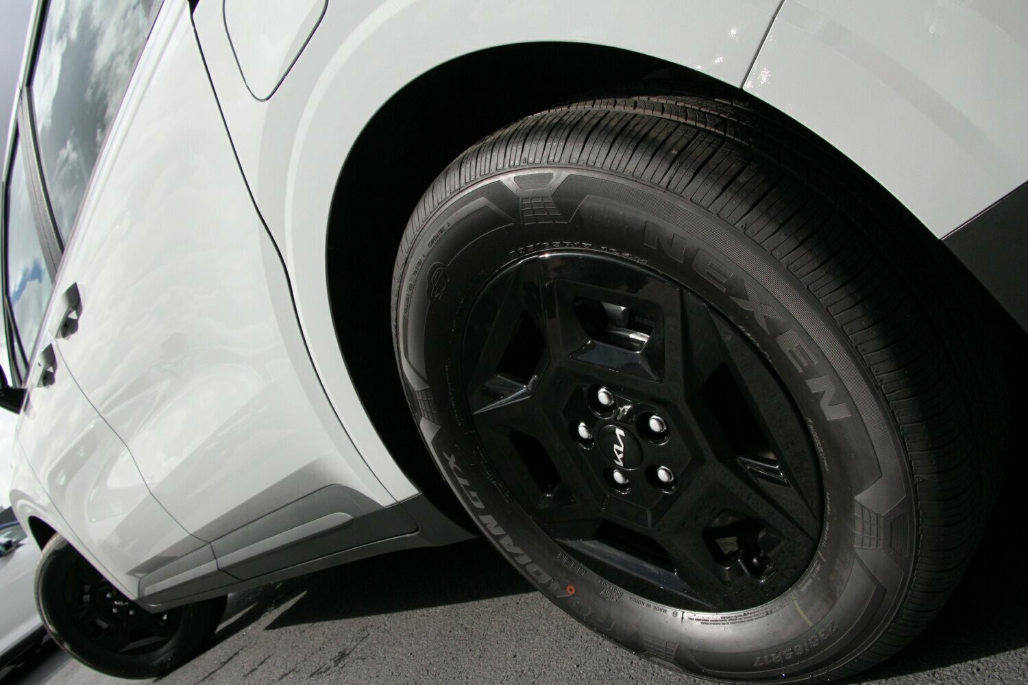 Kia Carnival image 4