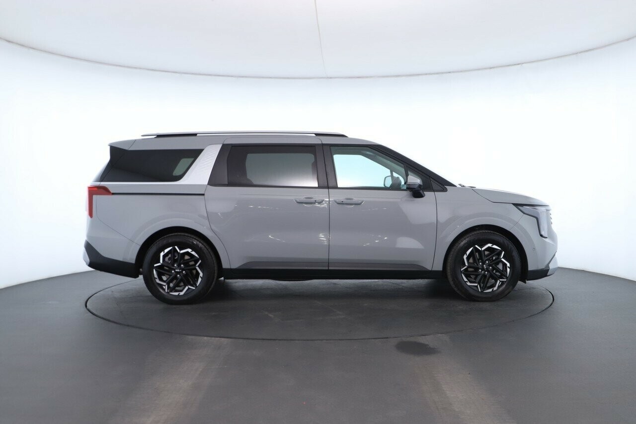 Kia Carnival image 2