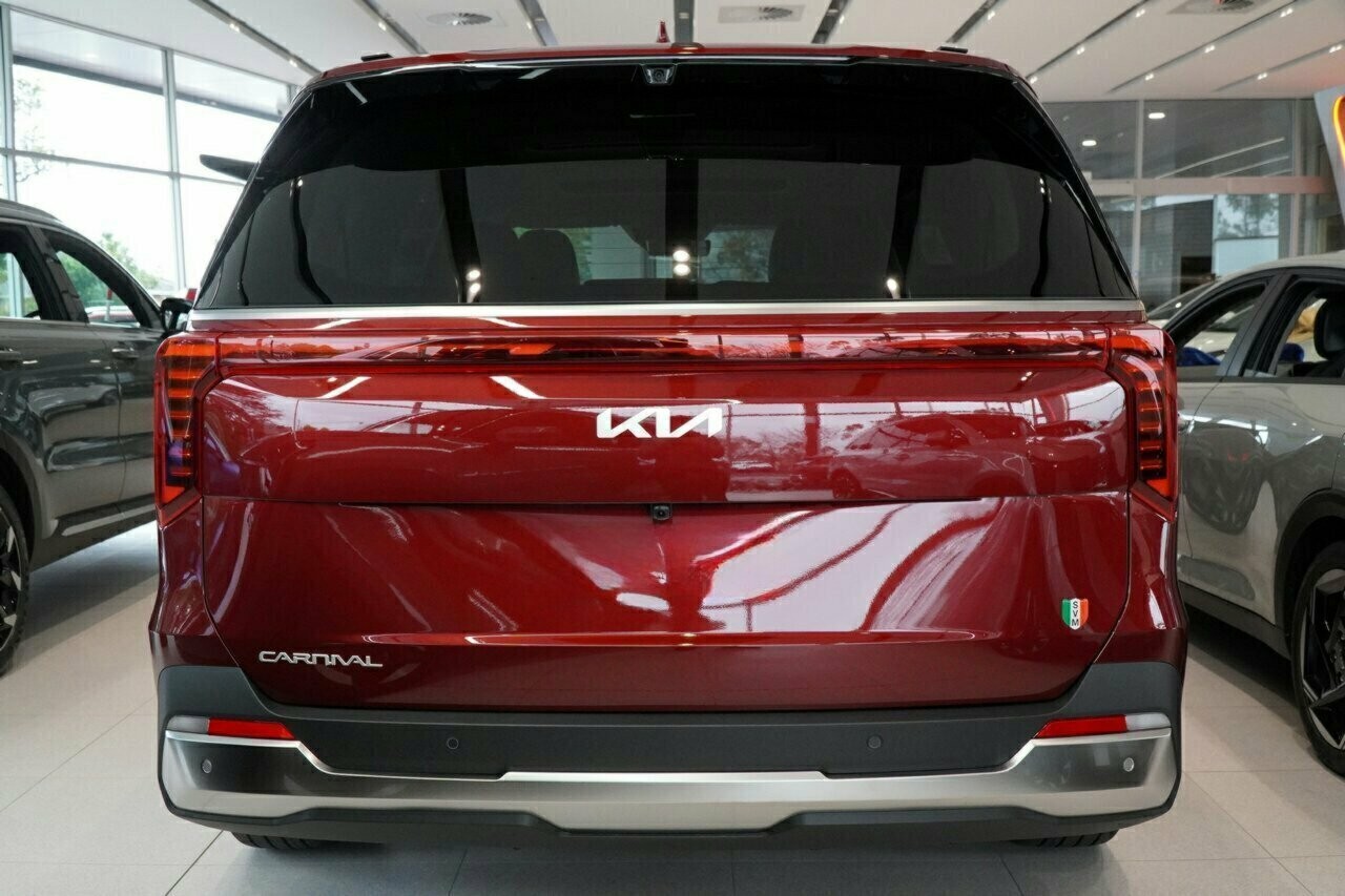 Kia Carnival image 3