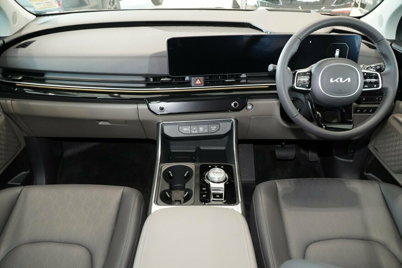 Kia Carnival image 4