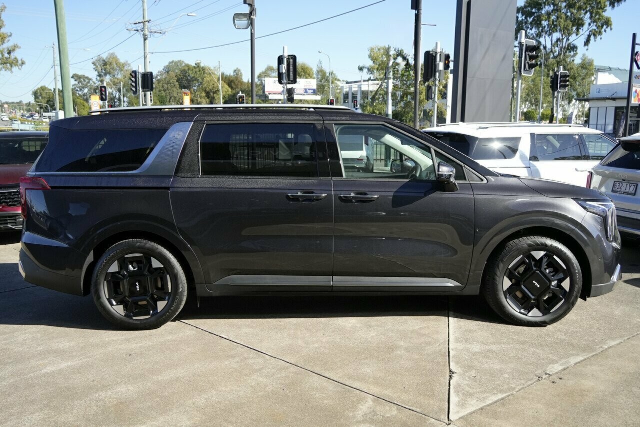 Kia Carnival image 2