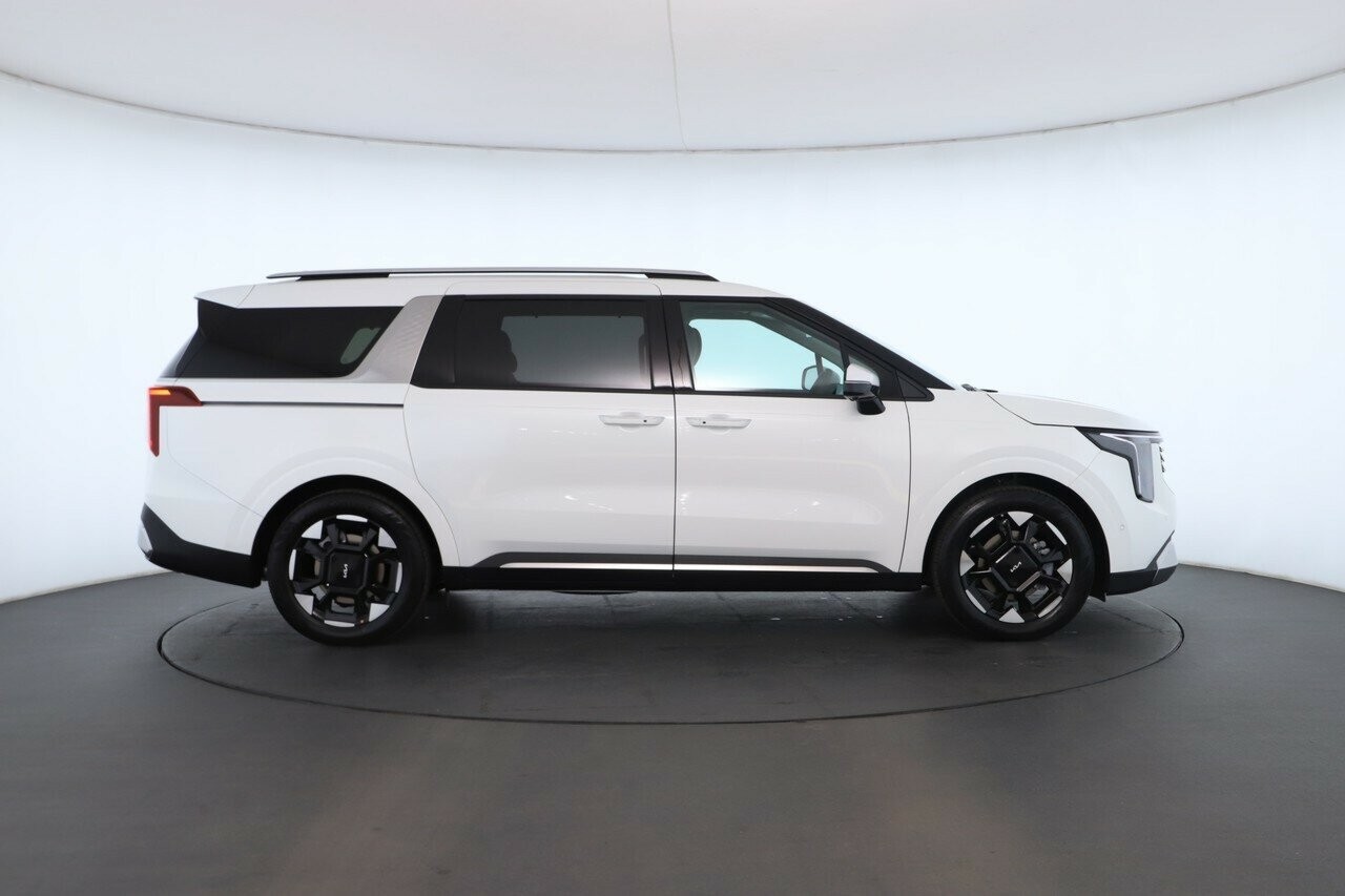 Kia Carnival image 2