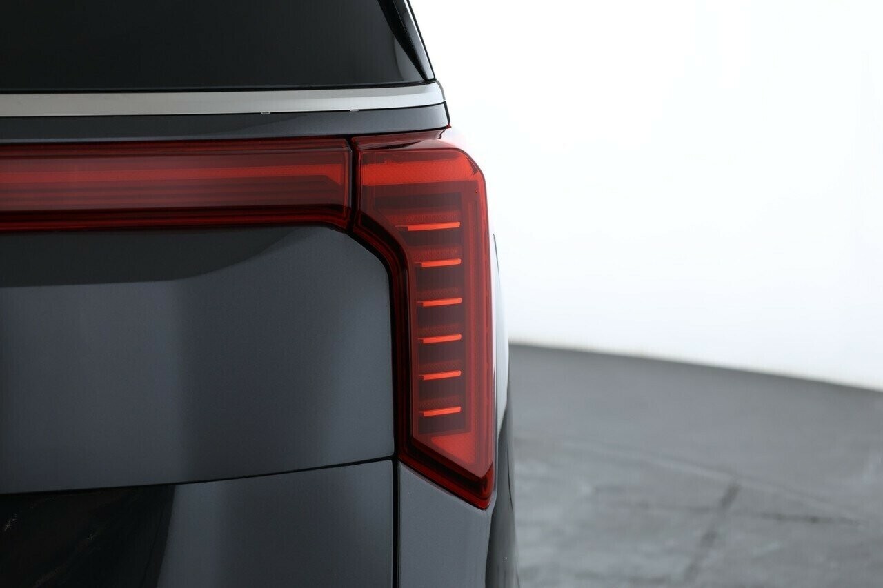 Kia Carnival image 4