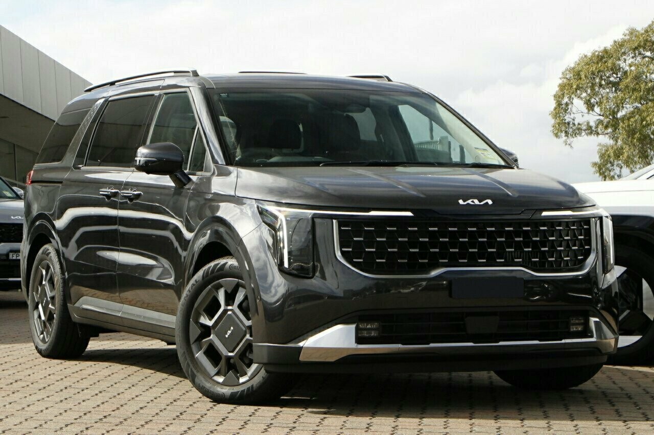 Kia Carnival image 1