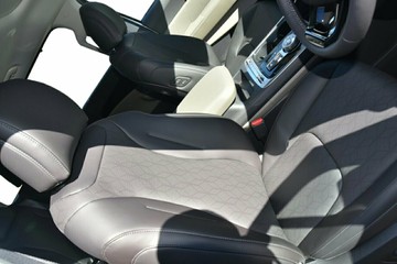 https://vehicle-cdn.autoleague.cloud/30354_31652774_21.jpg
