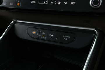 https://vehicle-cdn.autoleague.cloud/30354_31654539_28.jpg