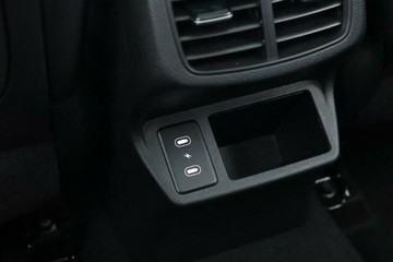 https://vehicle-cdn.autoleague.cloud/30354_31893873_37.jpg