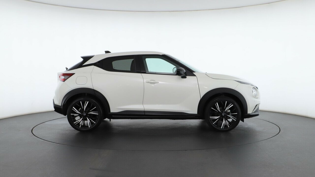 Nissan Juke image 2