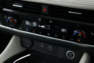 https://vehicle-cdn.autoleague.cloud/30355_2899299_28.jpg