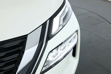 https://vehicle-cdn.autoleague.cloud/30355_2899299_8.jpg