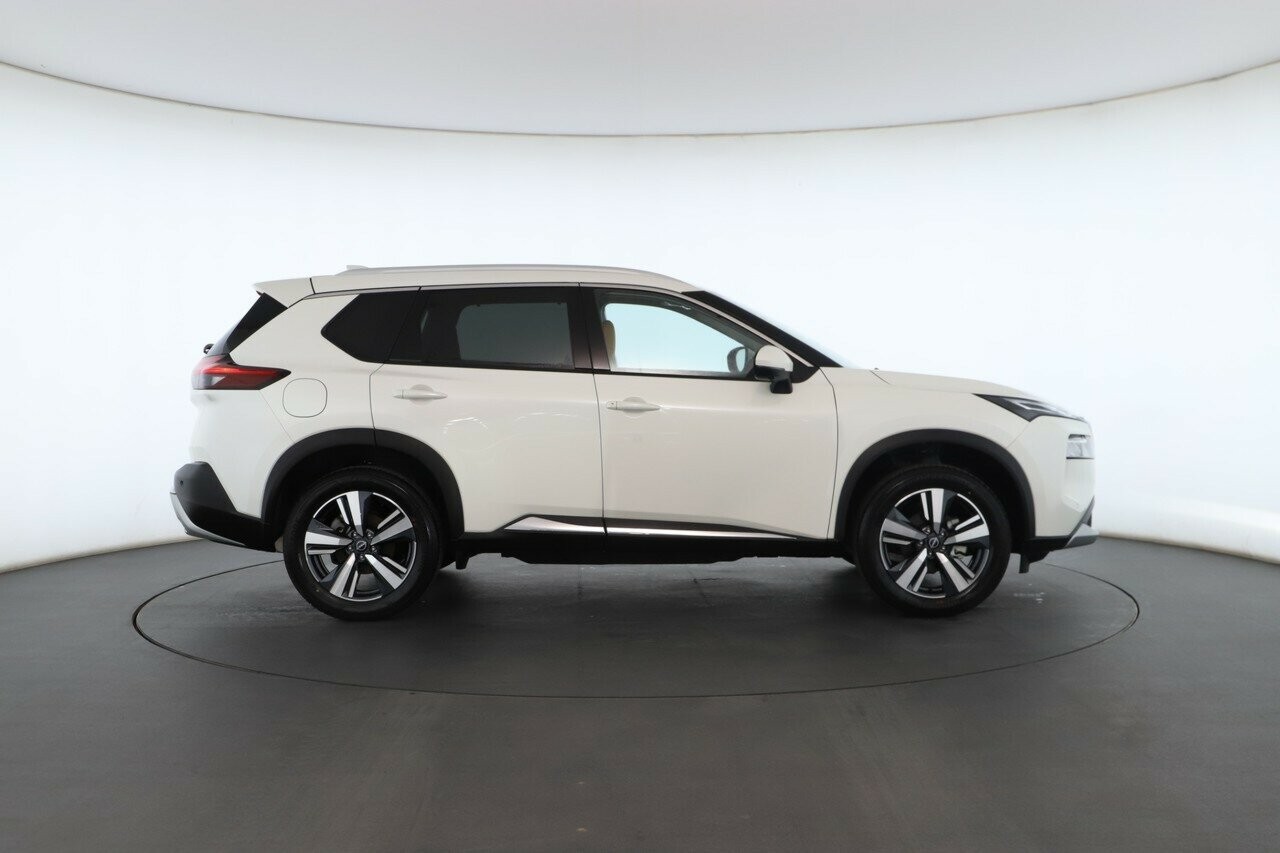 Nissan X-trail image 2