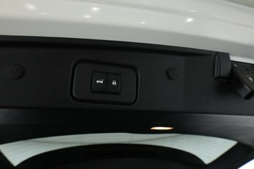https://vehicle-cdn.autoleague.cloud/30355_2919313_15.jpg
