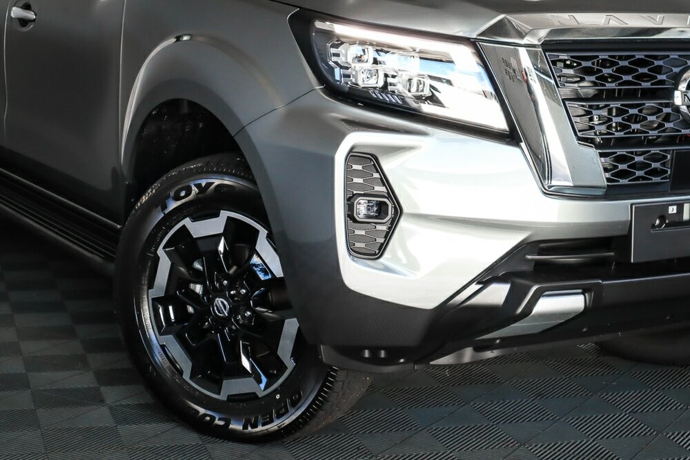 Nissan Navara image 2