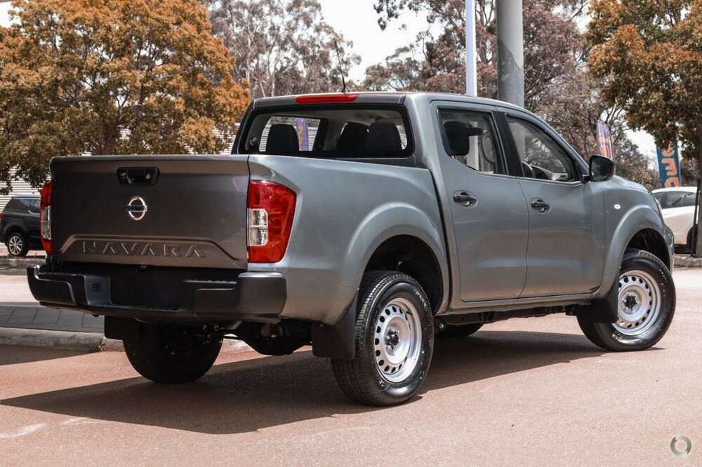 Nissan Navara image 2