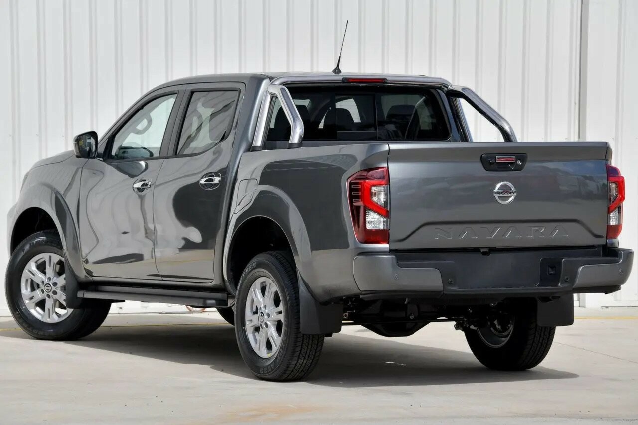 Nissan Navara image 2