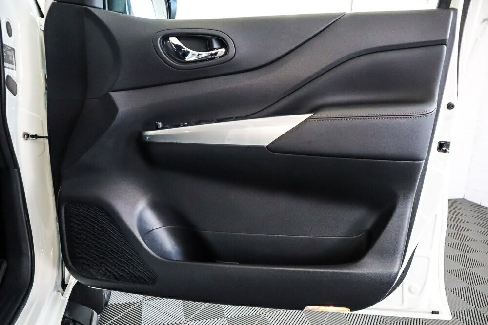 Nissan Navara image 4