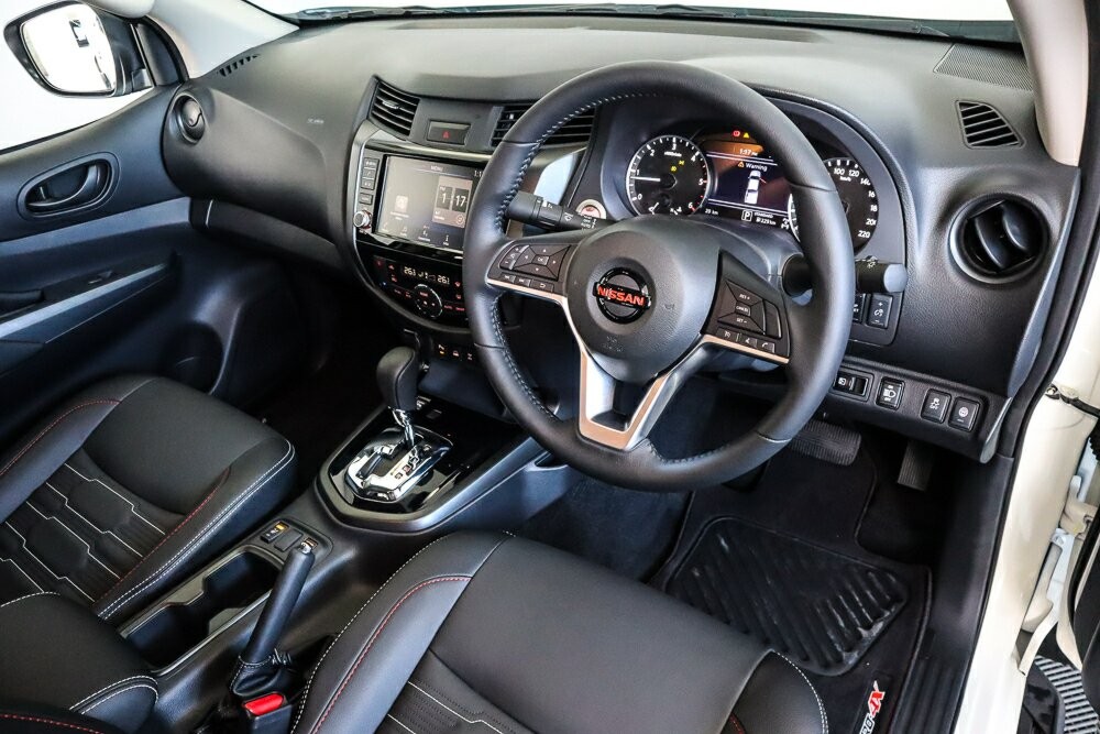 Nissan Navara image 2
