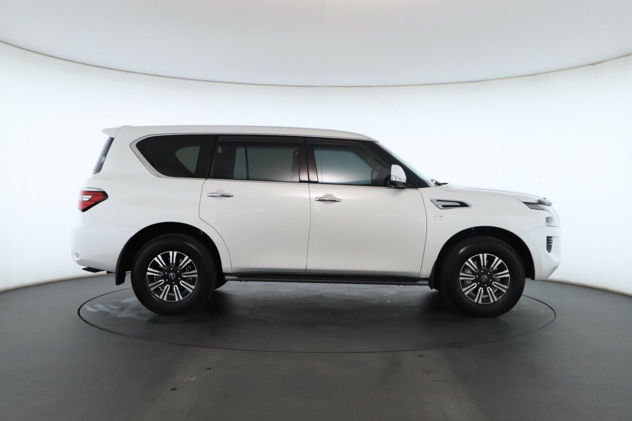 Nissan Patrol image 2