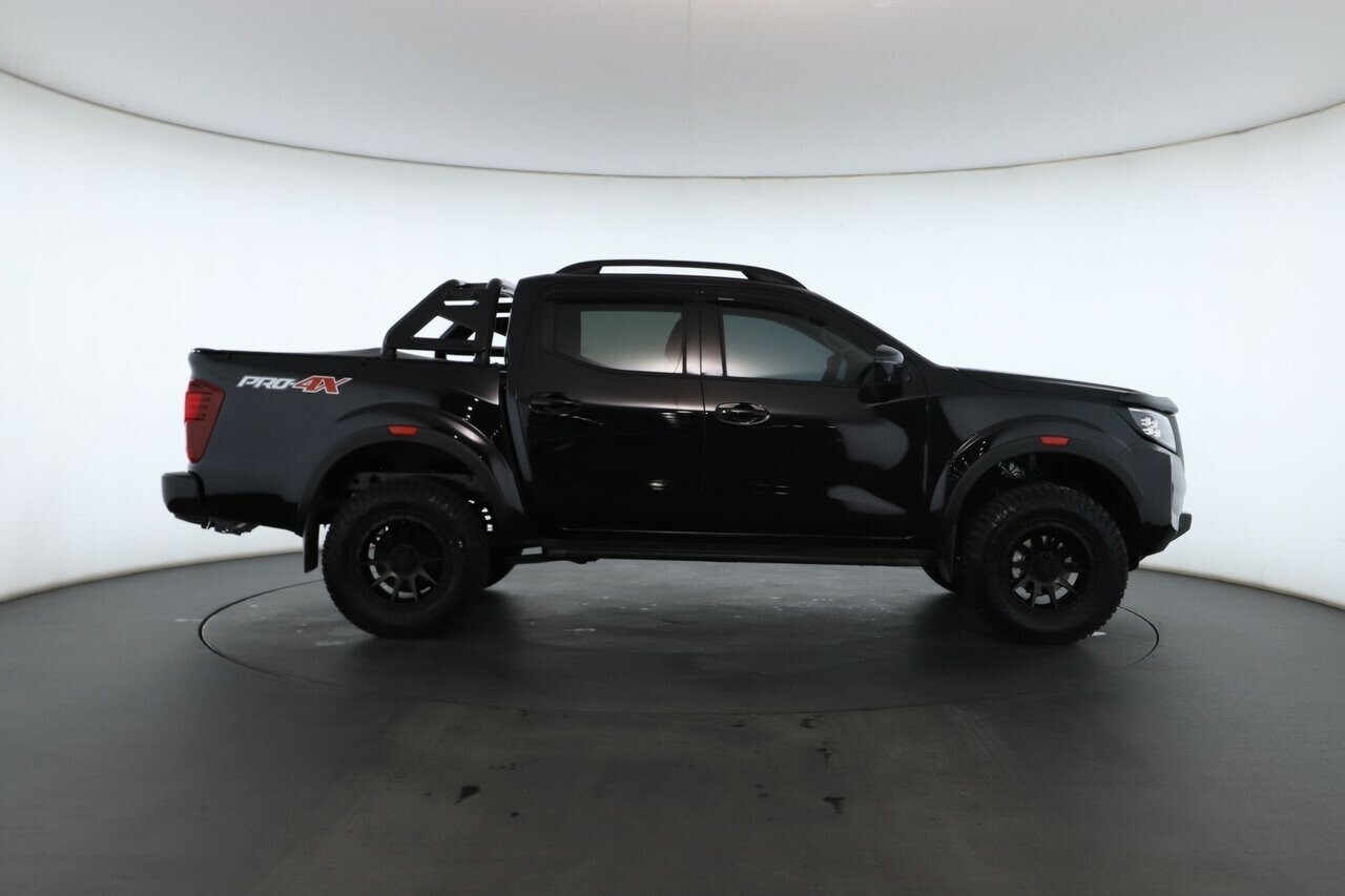 Nissan Navara image 2