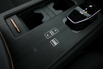 https://vehicle-cdn.autoleague.cloud/30355_2955503_28.jpg