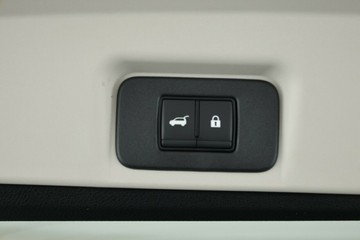 https://vehicle-cdn.autoleague.cloud/30355_2955513_16.jpg