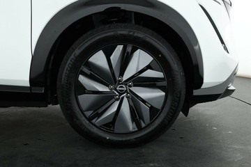 https://vehicle-cdn.autoleague.cloud/30355_2955513_3.jpg