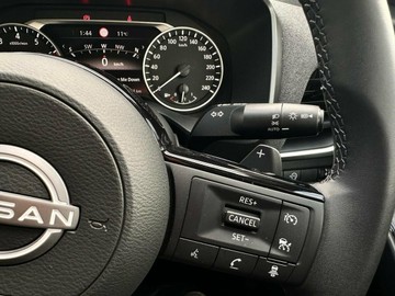 https://vehicle-cdn.autoleague.cloud/30355_2956644_13.jpg