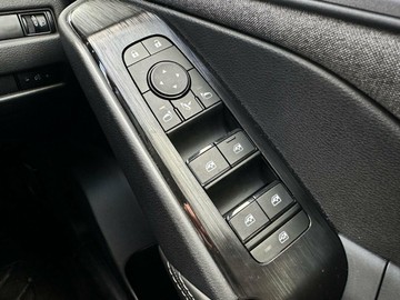 https://vehicle-cdn.autoleague.cloud/30355_2956644_15.jpg