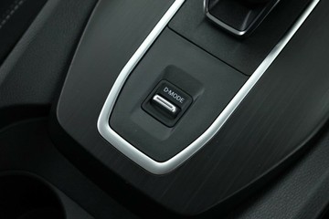 https://vehicle-cdn.autoleague.cloud/30355_29567240_26.jpg