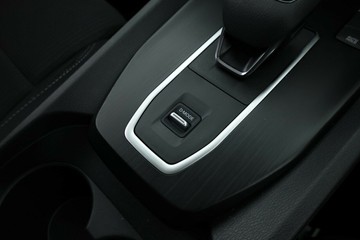https://vehicle-cdn.autoleague.cloud/30355_2956731_28.jpg