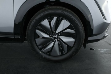 https://vehicle-cdn.autoleague.cloud/30355_2969444_3.jpg