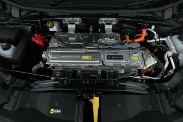 https://vehicle-cdn.autoleague.cloud/30355_2969444_6.jpg
