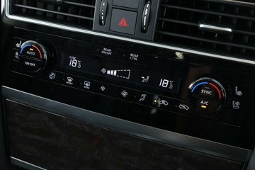 https://vehicle-cdn.autoleague.cloud/30355_2979478_28.jpg