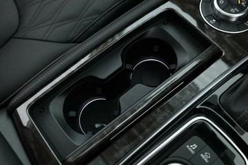 https://vehicle-cdn.autoleague.cloud/30355_2979478_32.jpg