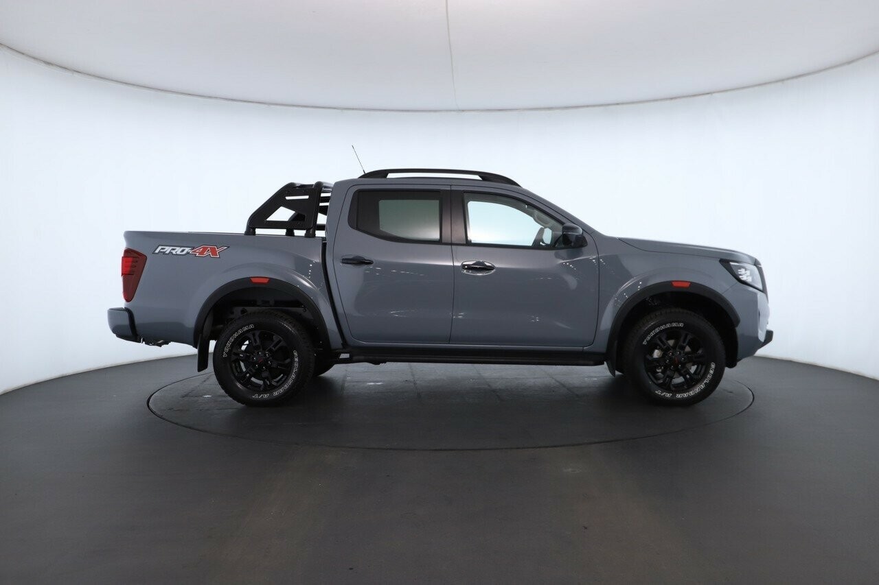 Nissan Navara image 2