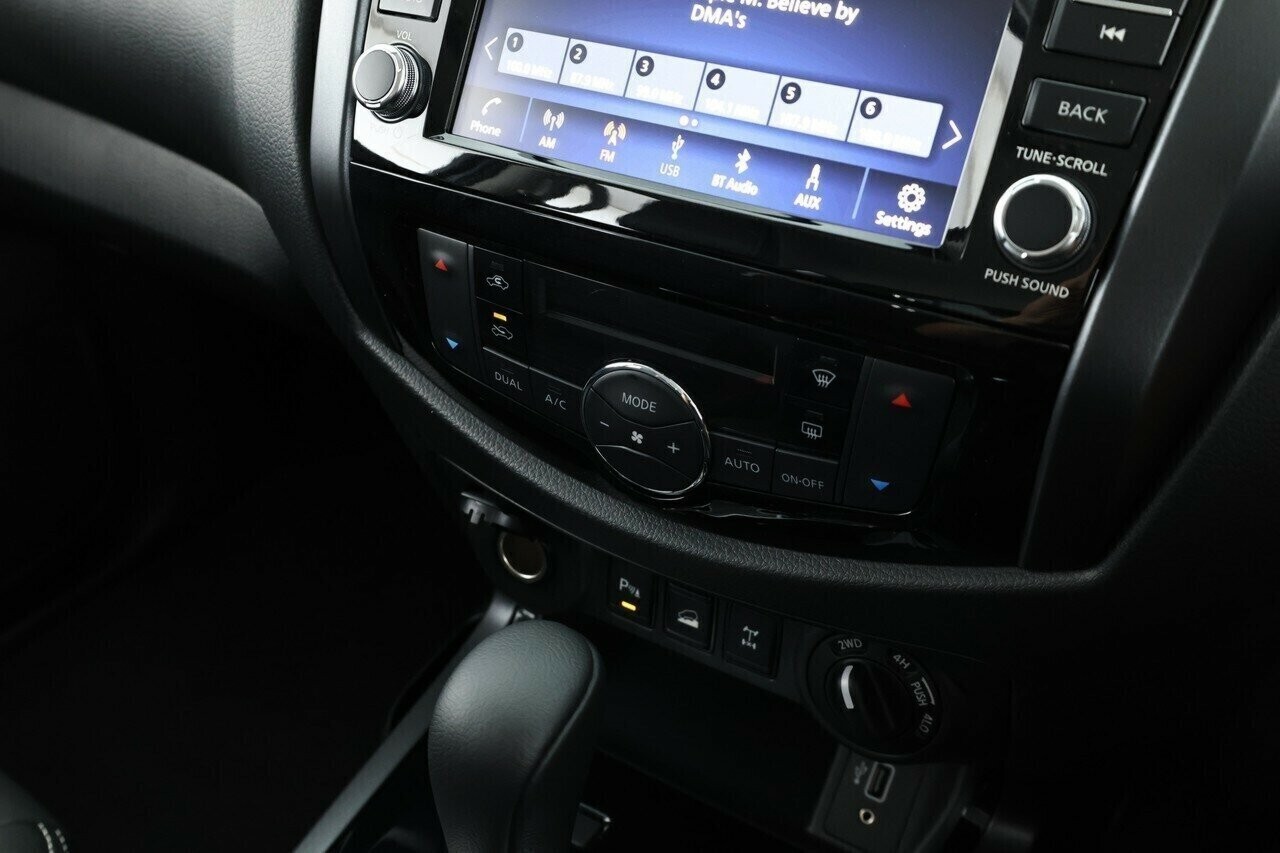 Nissan Navara image 2