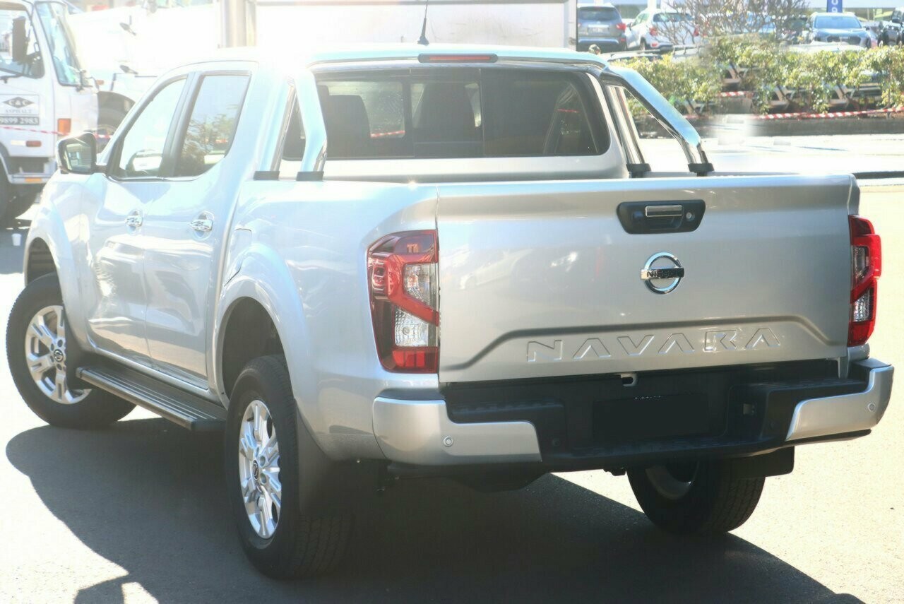 Nissan Navara image 3