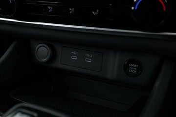 https://vehicle-cdn.autoleague.cloud/30355_2983661_28.jpg