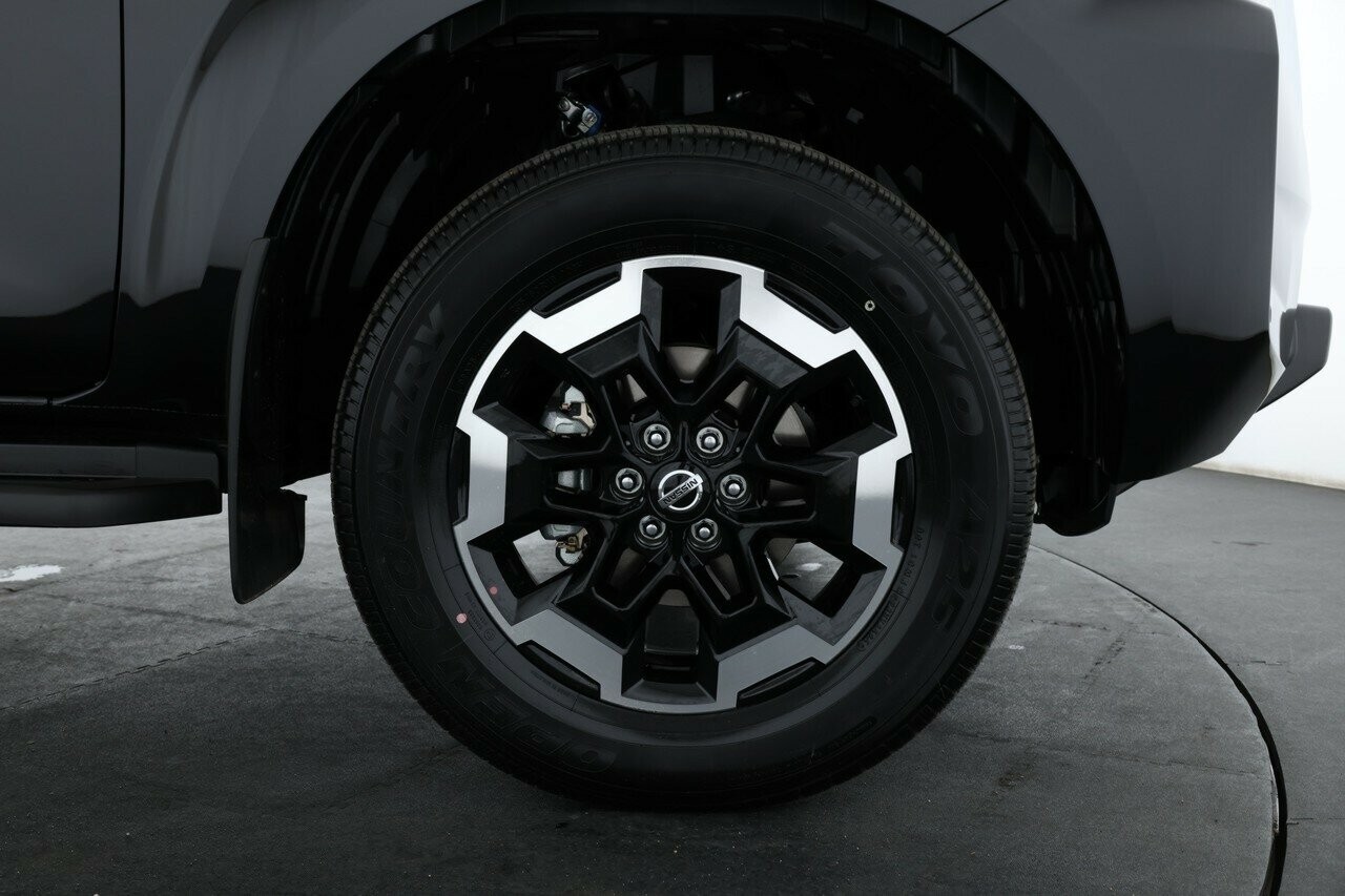 Nissan Navara image 3