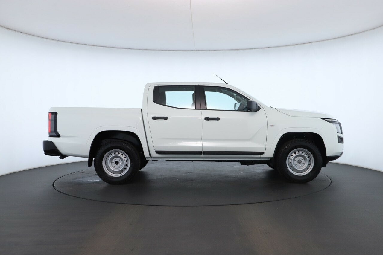 Nissan Navara image 2