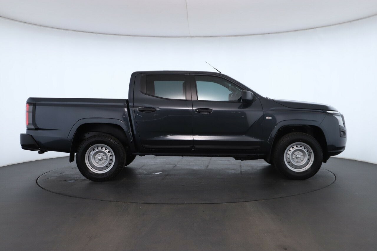 Nissan Navara image 2