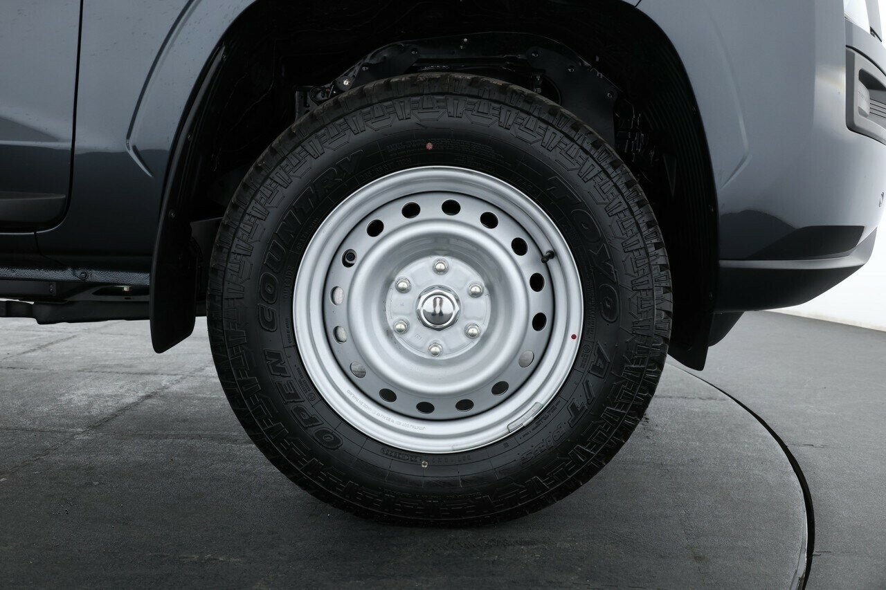 Nissan Navara image 3