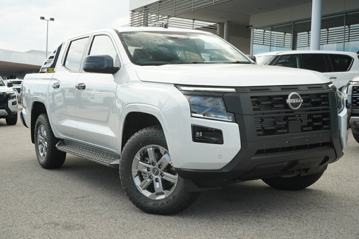 Nissan Navara image 1