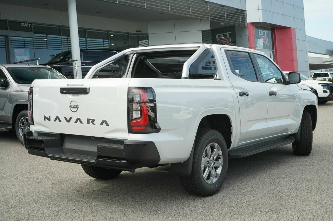 Nissan Navara image 3