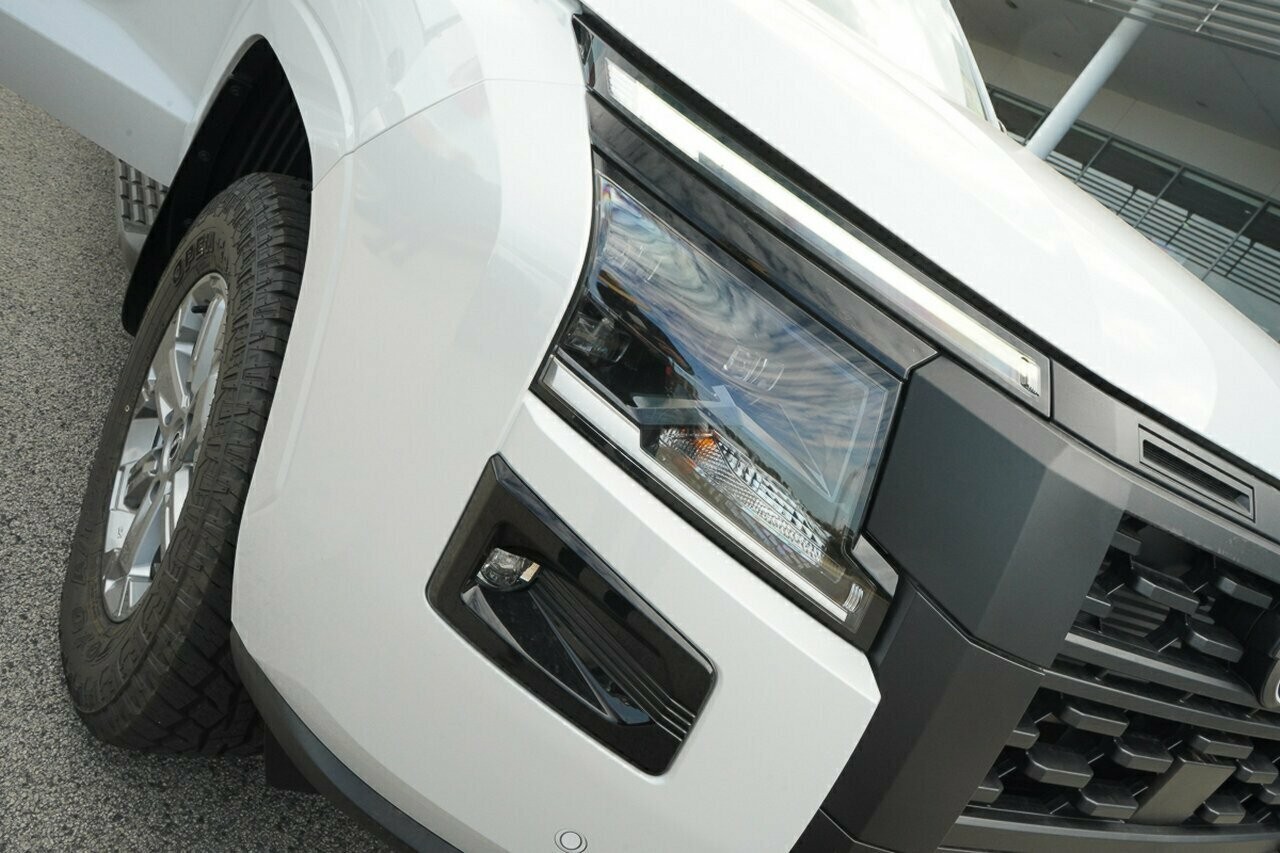 Nissan Navara image 4
