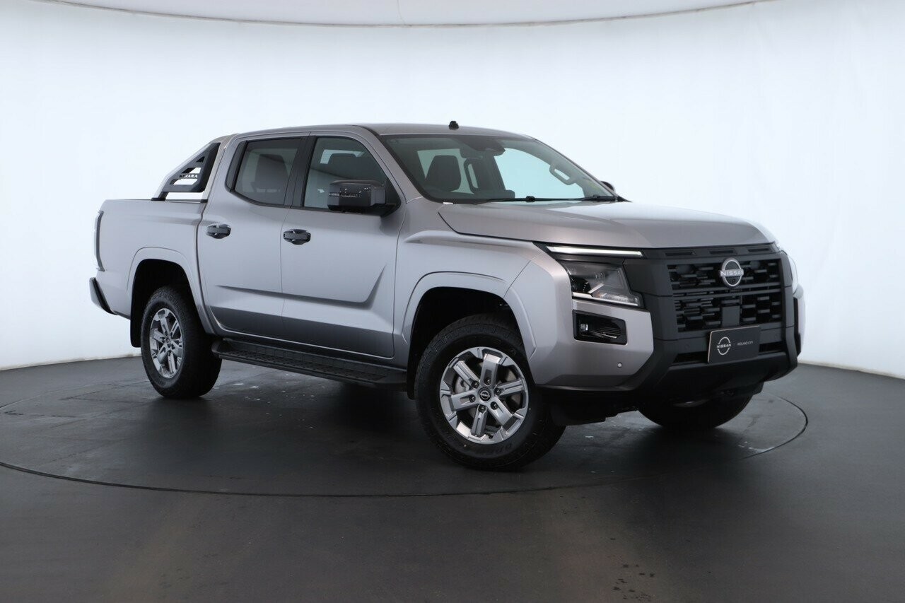 Nissan Navara image 1